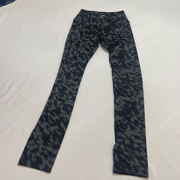 GYMSHARK Grey Black Camo Camouflage Training Leggings Size Small - Picture 9 of 10
